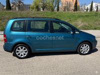 Usado VW Touran Highline 115 CV (84 kW) 2005 Azul Monovolumen