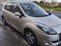 Usado Renault Scénic III 106 CV (77 kW) 2010 Amarillo Monovolumen