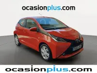 Usado Toyota Aygo X-play 69 CV (50 kW) 2016 Naranja Utilitario