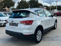 Usado Seat Arona Ecomotive 110 CV (80 kW) 2021 Blanco SUV