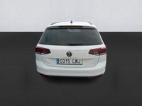 Usado VW Passat Executive 150 CV (110 kW) 2022 Blanco Familiar