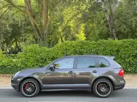 Usado Porsche Cayenne GTS 405 CV (297 kW) 2010 Gris / plata SUV