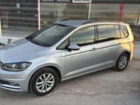 Usado VW Touran Advance 115 CV (84 kW) 2016 Gris / plata Monovolumen