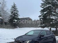 Usado Peugeot 308 Allure 125 CV (91 kW) 2014 Azul Berlina