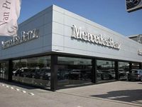 Usado Mercedes CLA250e 218 CV (160 kW) 2025 Negro Berlina