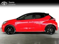 Usado Toyota Yaris Plus 116 CV (85 kW) 2022 Rojo Utilitario
