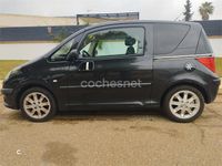 Usado Peugeot 1007 70 CV (51 kW) 2006 Negro Monovolumen