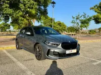 Usado BMW 118 150 CV (110 kW) 2024 Gris / plata Utilitario