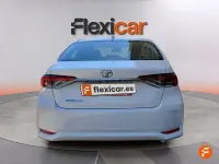 Usado Toyota Corolla Active 122 CV (89 kW) 2022 Blanco Berlina