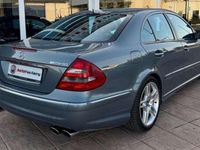 Usado Mercedes E55 AMG AMG 476 CV (350 kW) 2004 Azul Berlina