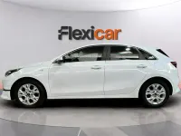Usado Kia Ceed 136 CV (100 kW) 2023 Blanco Utilitario