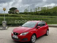 Usado Seat Ibiza 90 CV (66 kW) 2010 Rojo Berlina
