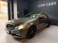 Usado Mercedes E350 Elegance 231 CV (169 kW) 2009 Beige Coupe