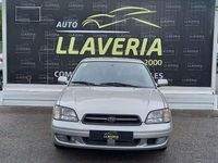 Usado Subaru Outback 156 CV (114 kW) 2000 Gris Familiar
