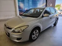 Usado Hyundai i30 Comfort 109 CV (80 kW) 2009 Gris / plata Berlina