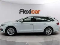 Usado Skoda Octavia Ambition 150 CV (110 kW) 2024 Blanco Familiar