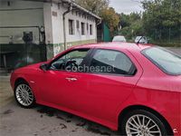 Usado Alfa Romeo 156 Distinctive 115 CV (84 kW) 2004 Rojo Berlina