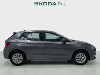 Usado Skoda Fabia 95 CV (69 kW) 2026 Gris Utilitario