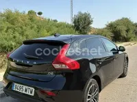 Usado Volvo V40 120 CV (88 kW) 2019 Negro Berlina