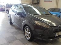 Usado Ford Fiesta Trend 82 CV (60 kW) 2010 Gris / plata Utilitario