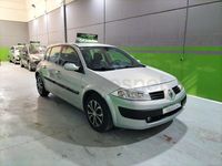 Usado Renault Mégane II Dynamique 120 CV (88 kW) 2004 Gris / plata Berlina