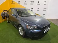 Usado Volvo S40 Momentum 136 CV (100 kW) 2005 Azul Berlina