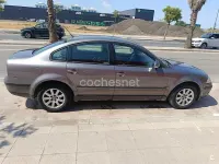 Usado VW Passat Advance 130 CV (95 kW) 2005 Verde Berlina
