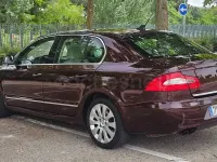 Usado Skoda Superb Elegance 140 CV (102 kW) 2008 Granate Berlina
