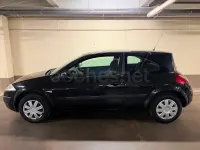 Usado Renault Mégane Dynamique 100 CV (73 kW) 2004 Negro Berlina