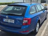 Usado Skoda Octavia Ambition 105 CV (77 kW) 2014 Azul Familiar
