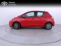 Usado Toyota Yaris Active 111 CV (81 kW) 2019 Rojo Utilitario
