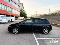 Usado Seat Leon Sport 102 CV (75 kW) 2006 Negro Utilitario