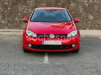 Usado VW Golf VII 105 CV (77 kW) 2012 Rojo Berlina