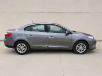 Usado Renault Fluence Dynamique 110 CV (80 kW) 2014 Gris / plata Berlina