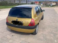 Usado Renault Clio 90 CV (66 kW) 1999 Amarillo Berlina