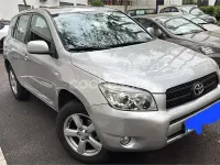 Usado Toyota RAV4 Sol 152 CV (111 kW) 2008 Gris / plata SUV