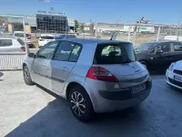 Usado Renault Mégane Business 105 CV (77 kW) 2006 Gris / plata Berlina