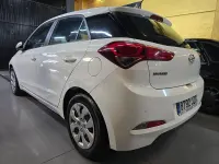 Usado Hyundai i20 84 CV (61 kW) 2017 Blanco Berlina