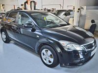 Usado Kia Ceed 90 CV (66 kW) 2010 Negro Utilitario