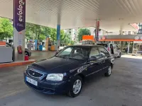 Usado Hyundai Accent 85 CV (62 kW) 2003 Azul Berlina