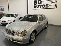 Usado Mercedes E270 Elegance 177 CV (130 kW) 2003 Gris / plata Berlina