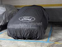 Usado Ford Focus Ghia 100 CV (73 kW) 2000 Azul Berlina