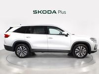 Usado Skoda Kodiaq Selection 204 CV (150 kW) 2025 Gris plata SUV