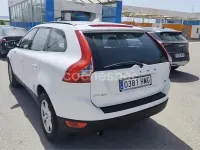 Usado Volvo XC60 Momentum 136 CV (100 kW) 2012 Blanco SUV