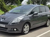 Usado Peugeot 5008 Premium 110 CV (80 kW) 2010 Gris / plata Monovolumen