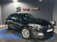 Usado Renault Mégane LIMITED 115 CV (84 kW) 2015 Negro Berlina
