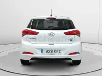 Usado Hyundai i20 90 CV (66 kW) 2018 Blanco Berlina