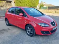 Usado Seat Altea 105 CV (77 kW) 2015 Rojo Monovolumen