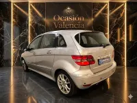 Usado Mercedes B200 136 CV (100 kW) 2009 Gris / plata Monovolumen