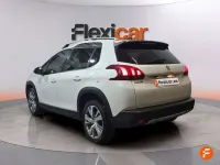 Usado Peugeot 2008 Allure 131 CV (96 kW) 2018 Blanco SUV